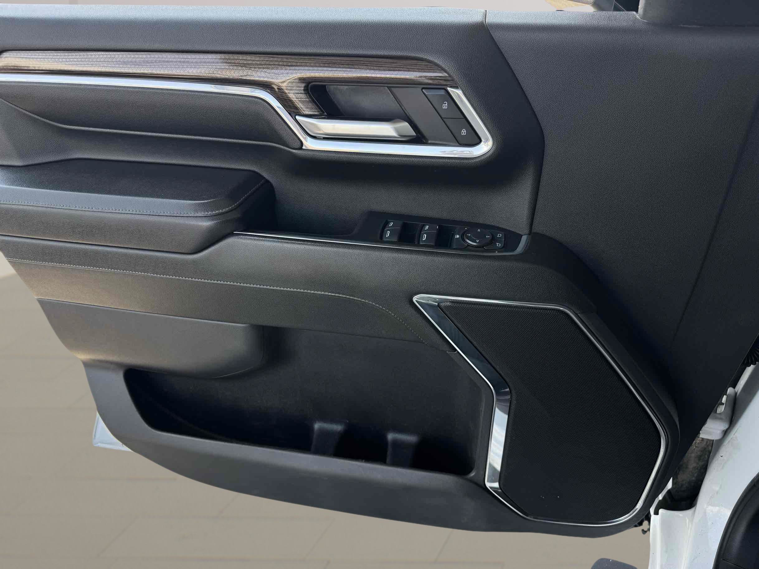 Used 2024 Chevrolet Silverado 2500 LT AWD/4WD image 9