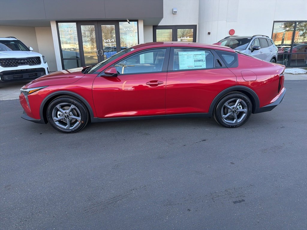 New 2025 Kia K4 LXS image 2