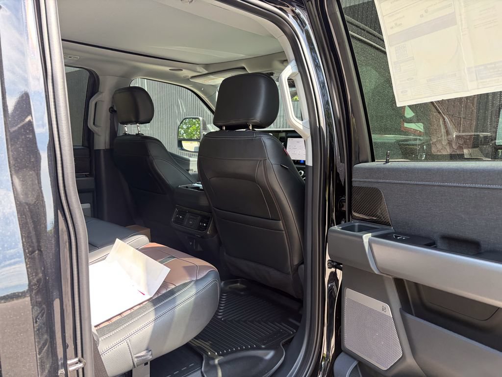New 2026 Ford F250 Lariat w/ Black Appearance Package AWD/4WD image 28