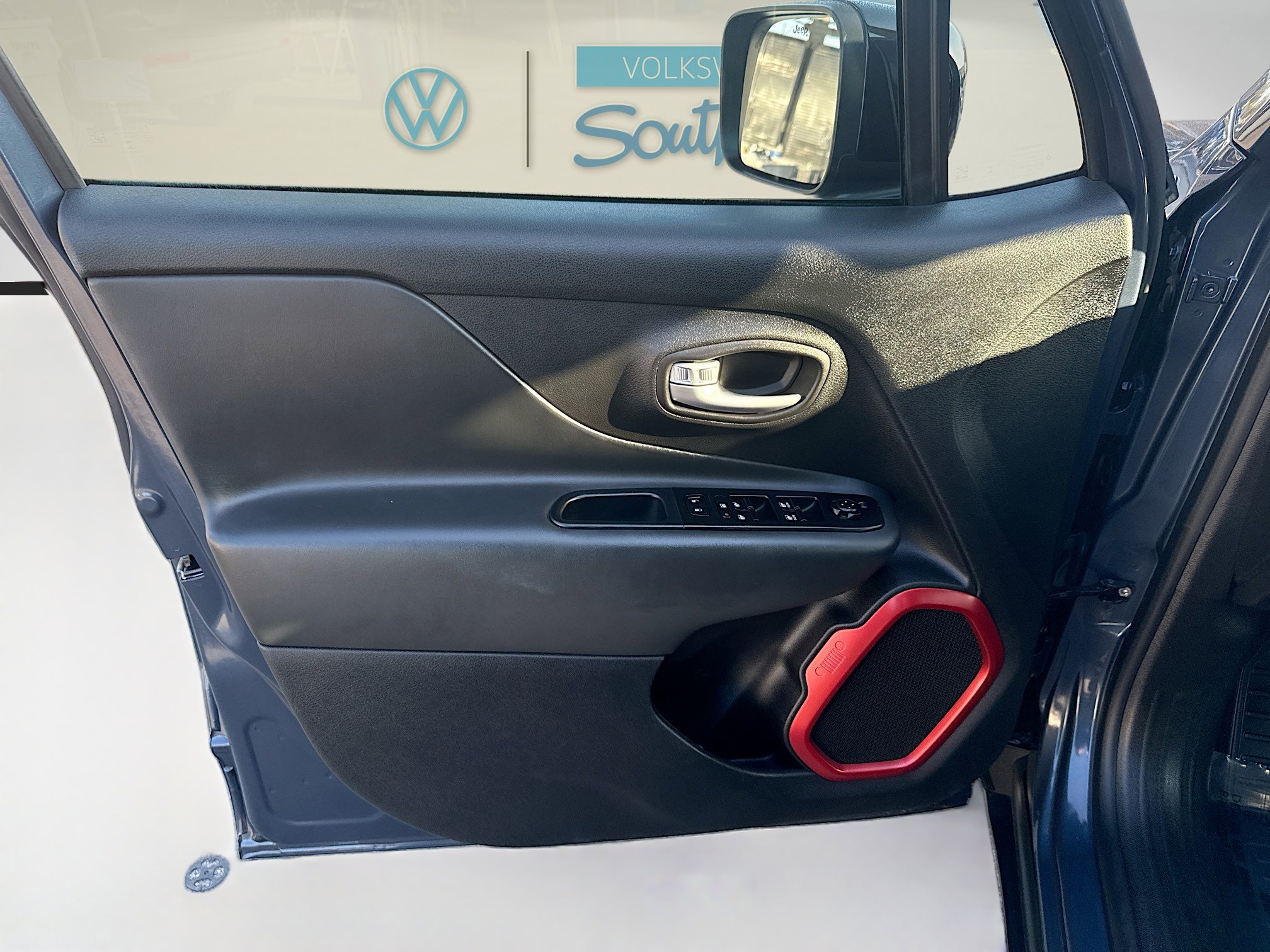 Used 2022 Jeep Renegade Trailhawk image 20