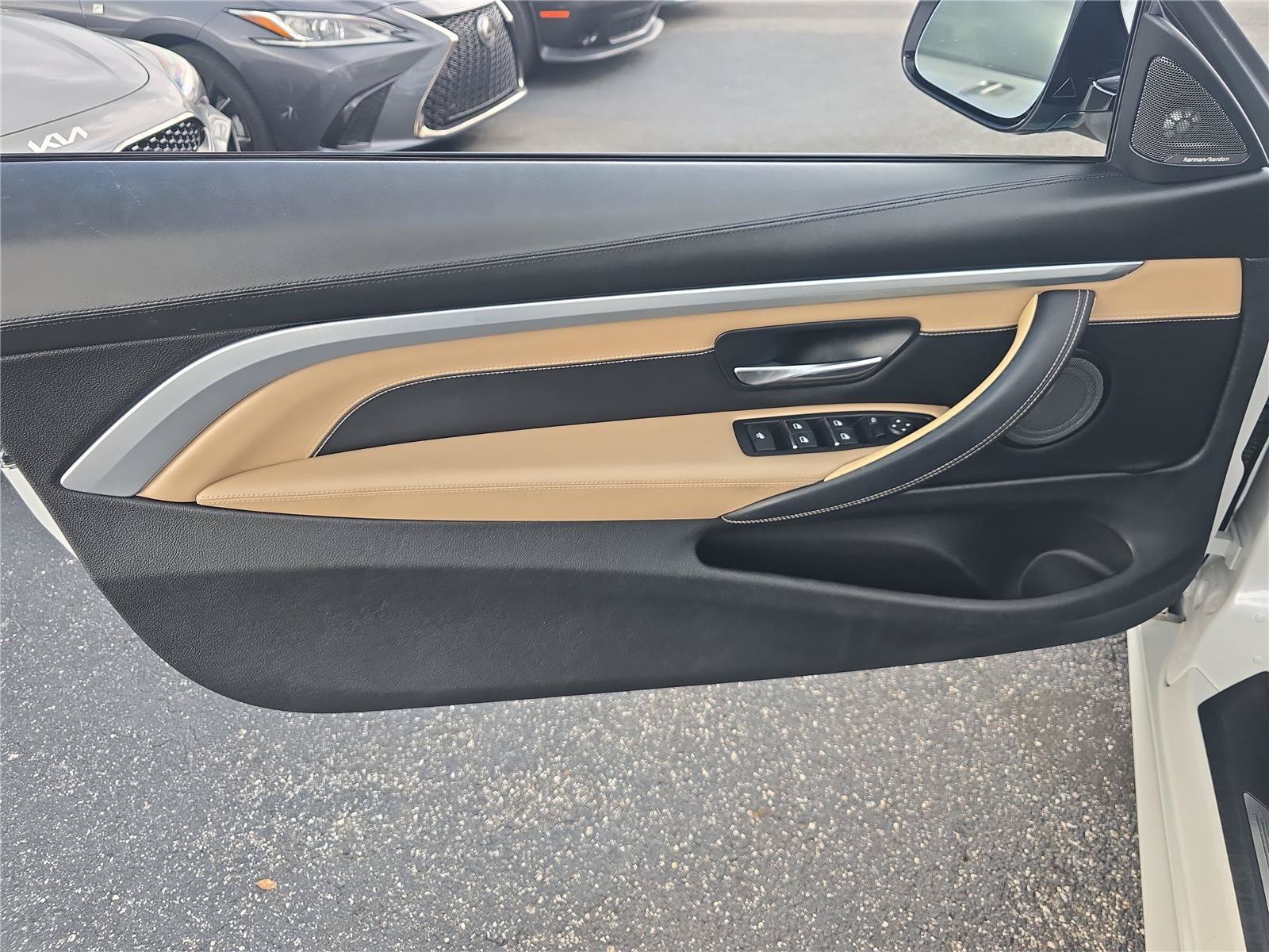 Used 2018 BMW M4 Convertible RWD image 11