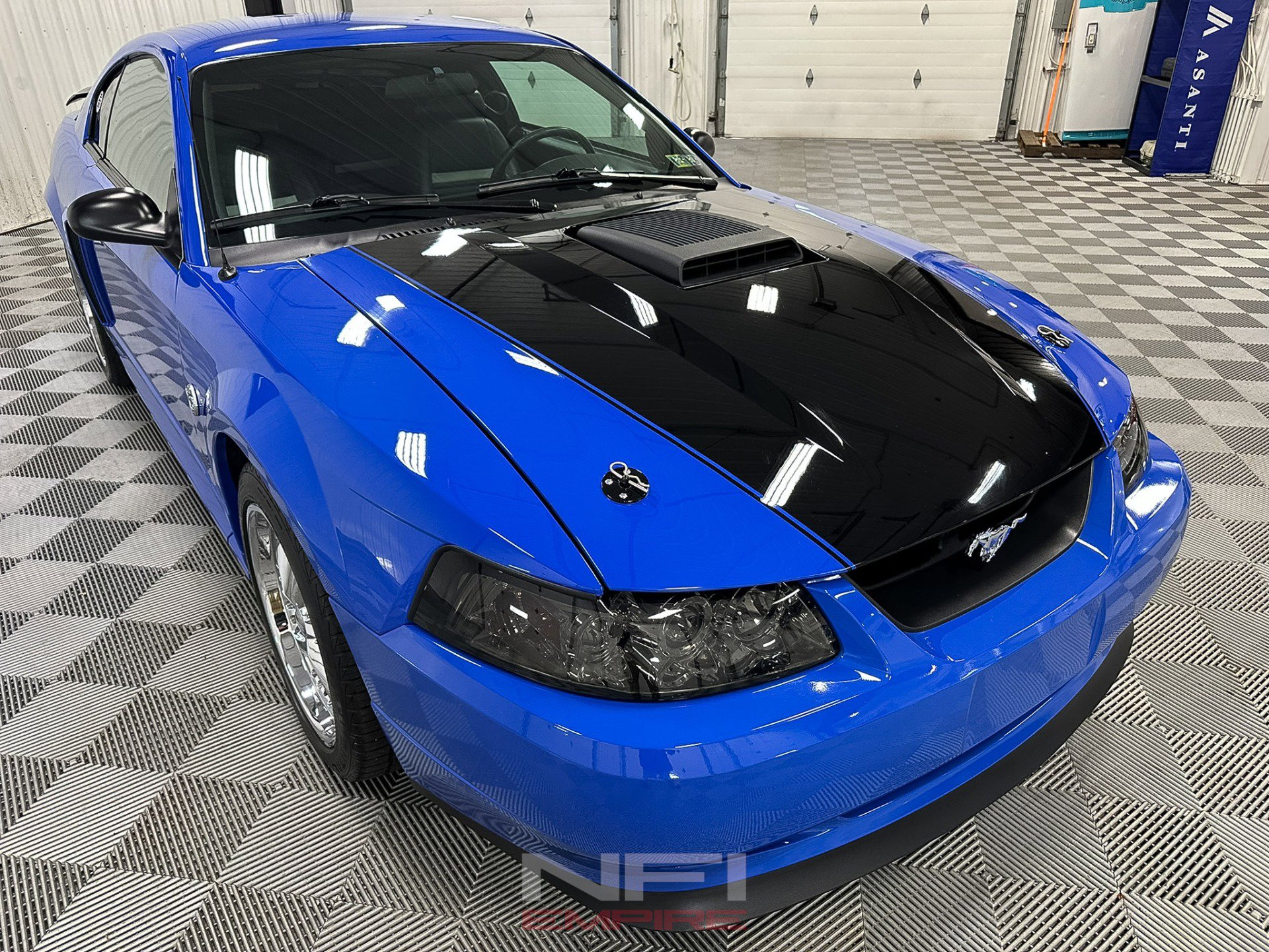 Used 2004 Ford Mustang Mach 1 RWD image 5