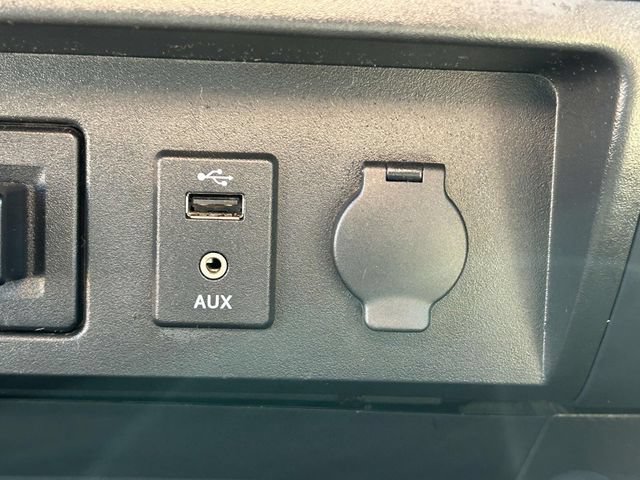 Used 2018 Nissan Titan SV w/ SV Convenience Package AWD/4WD image 29