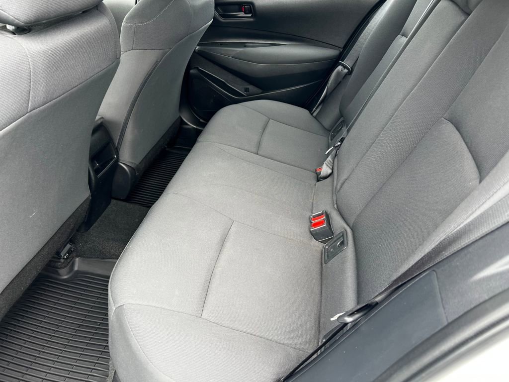 Used 2022 Toyota Corolla LE image 9