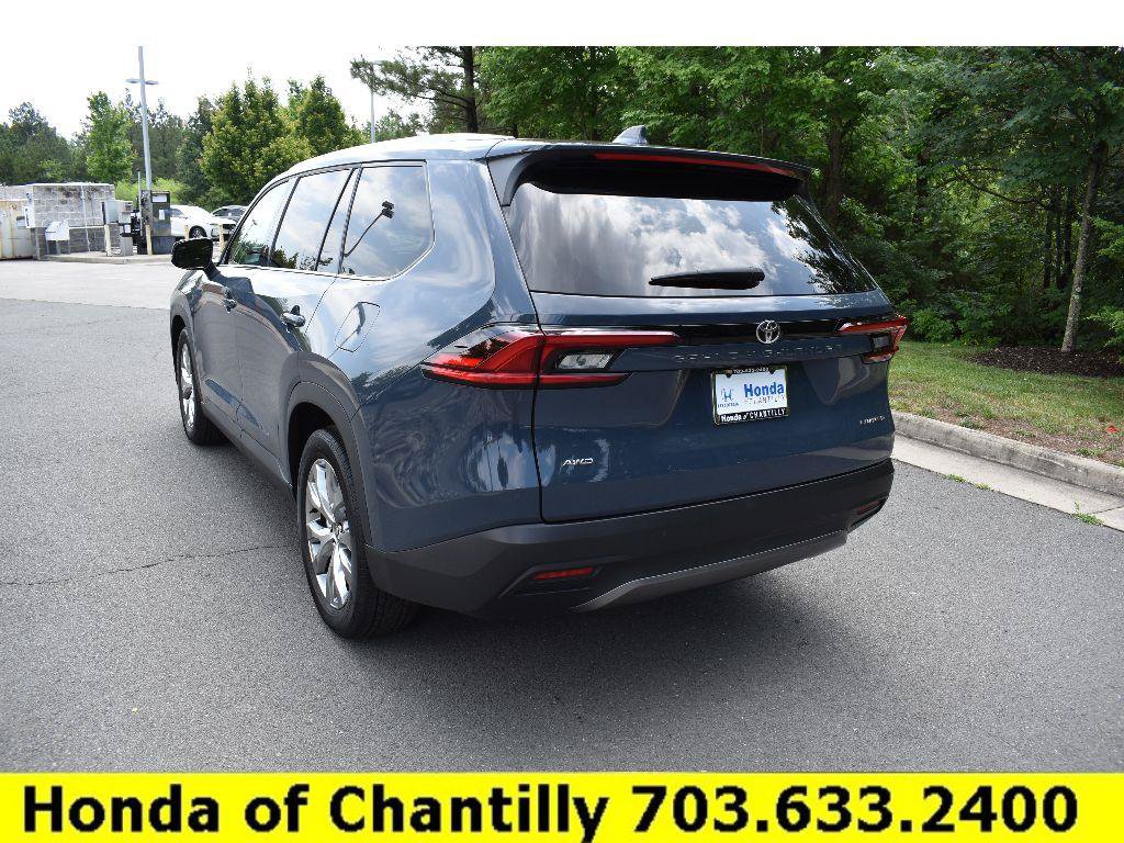 Used 2025 Toyota Grand Highlander AWD image 5