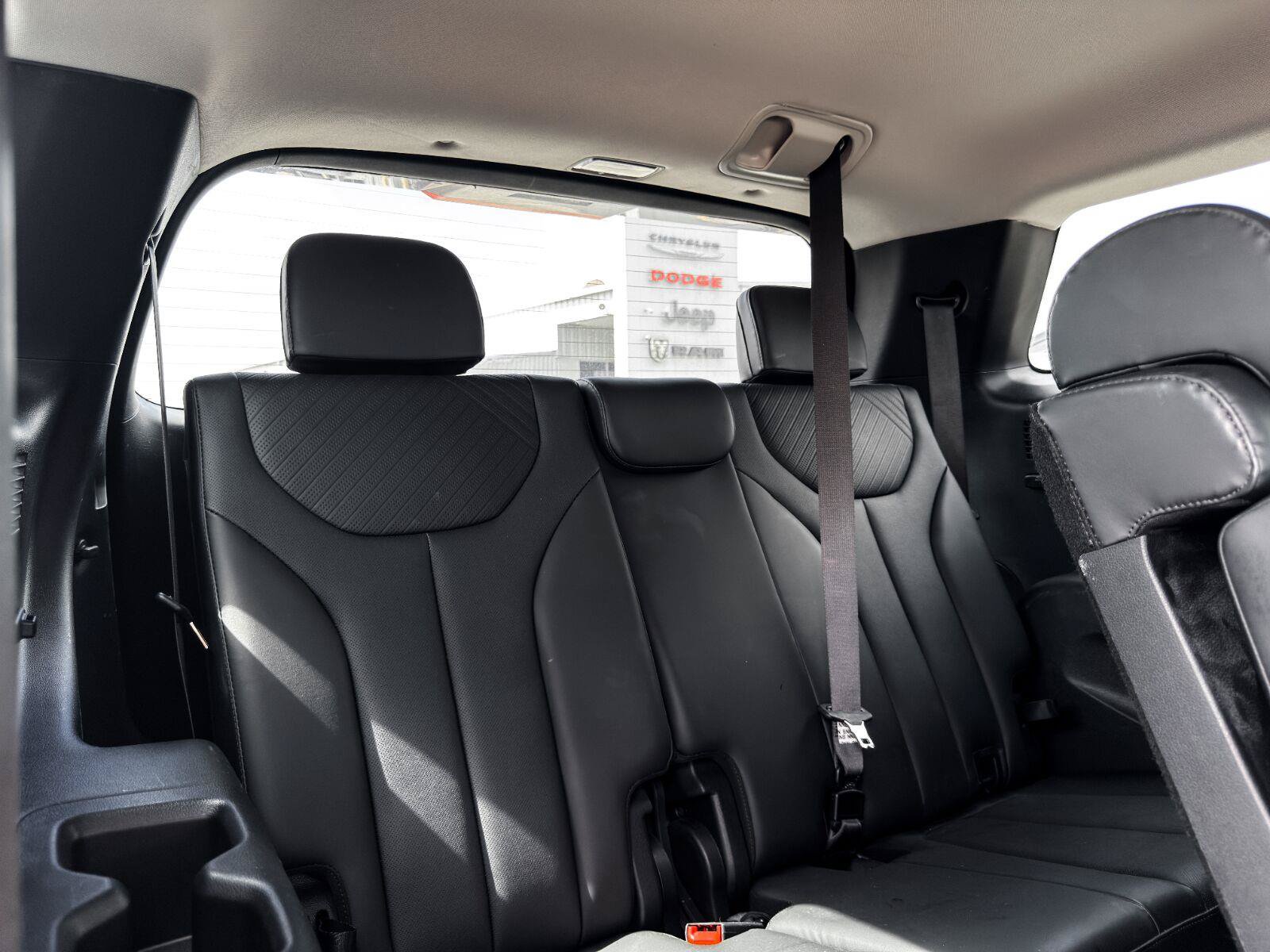 Used 2024 Hyundai Palisade SEL FWD image 25