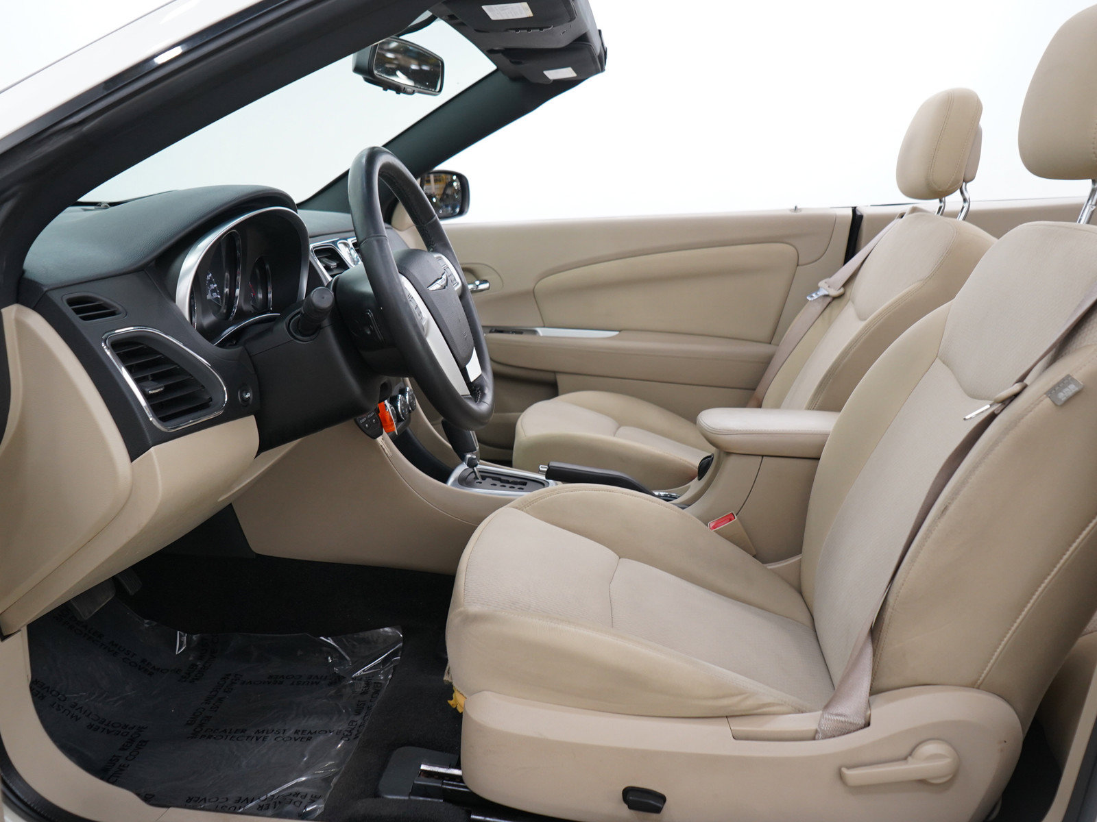 Used 2011 Chrysler 200 Touring FWD image 15