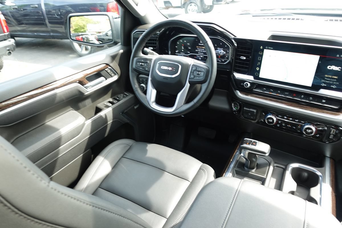 Used 2025 GMC Sierra 1500 Elevation w/ Elevation Premium Package AWD/4WD image 44