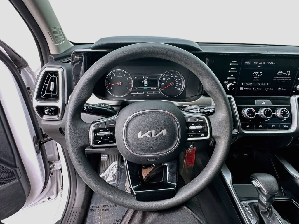 Used 2023 Kia Sorento LX FWD image 10