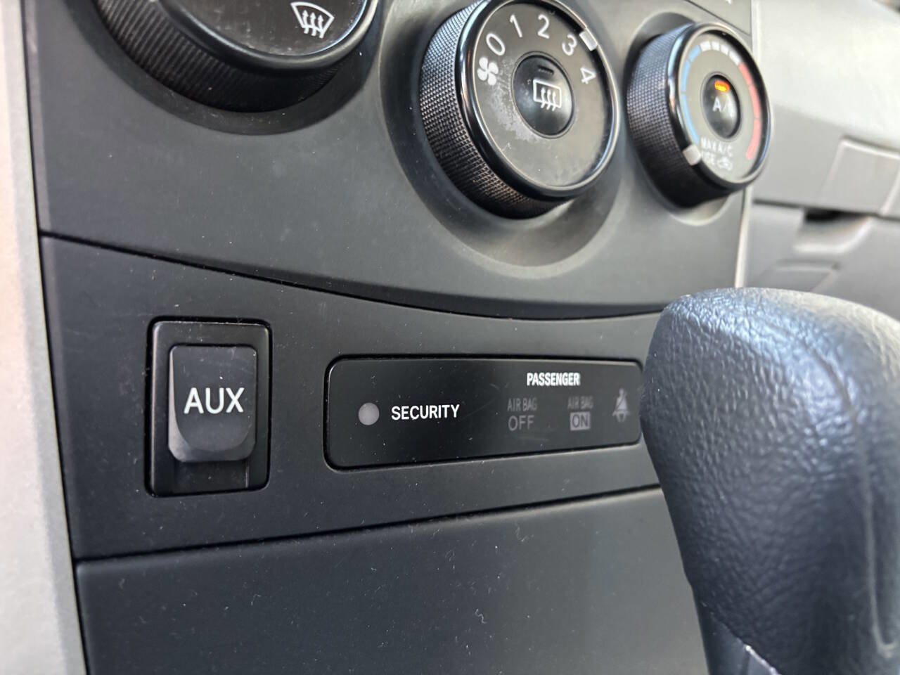 Used 2012 Toyota Corolla L image 23