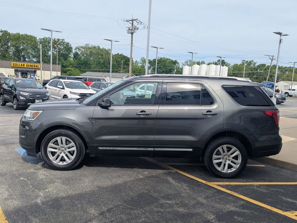 Used 2018 Ford Explorer XLT w/ Equipment Group 201A AWD/4WD image 6