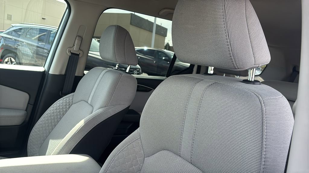Used 2023 Honda Pilot LX image 25