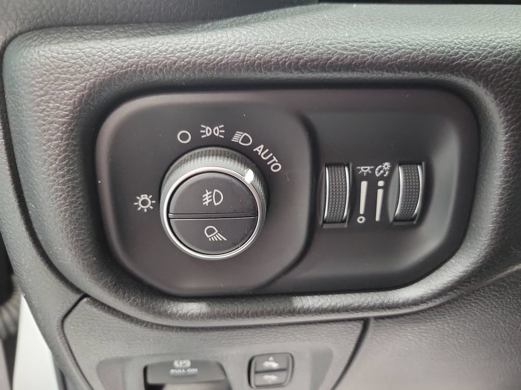 Used 2023 RAM 1500 Laramie AWD/4WD image 35