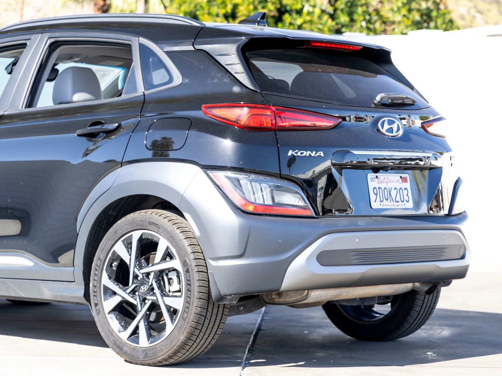 Used 2023 Hyundai Kona Limited image 8