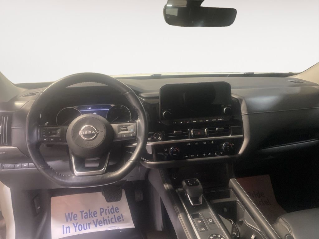Used 2023 Nissan Pathfinder SL w/ Lighting Package (N92) image 13