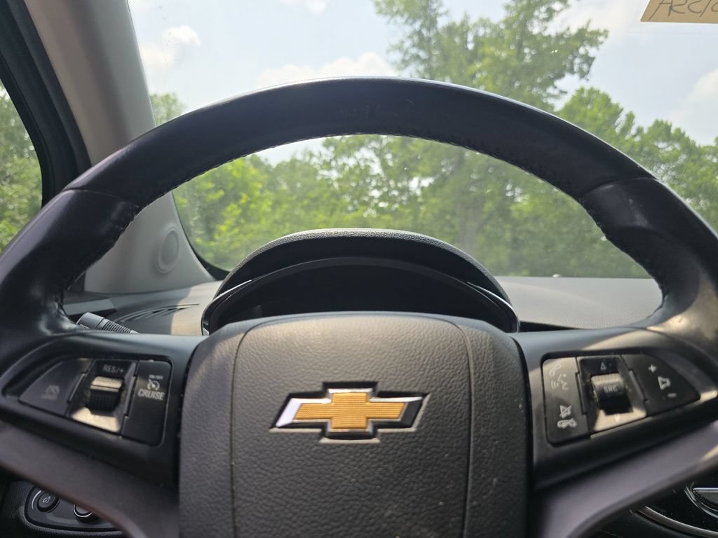 Used 2019 Chevrolet Trax LT w/ LT Convenience Package AWD/4WD image 25
