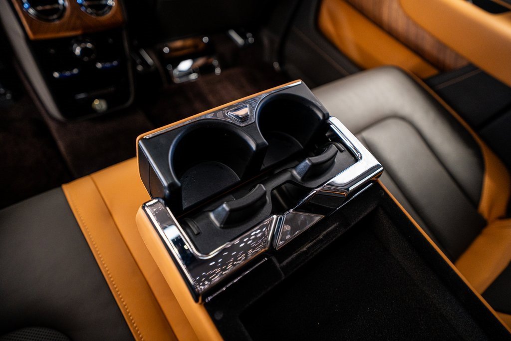 Used 2023 Rolls-Royce Cullinan w/ Cullinan Package image 69