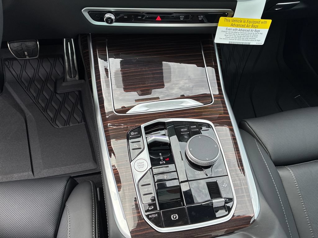 New 2027 BMW X7 xDrive40i w/ M Sport Package AWD/4WD image 12