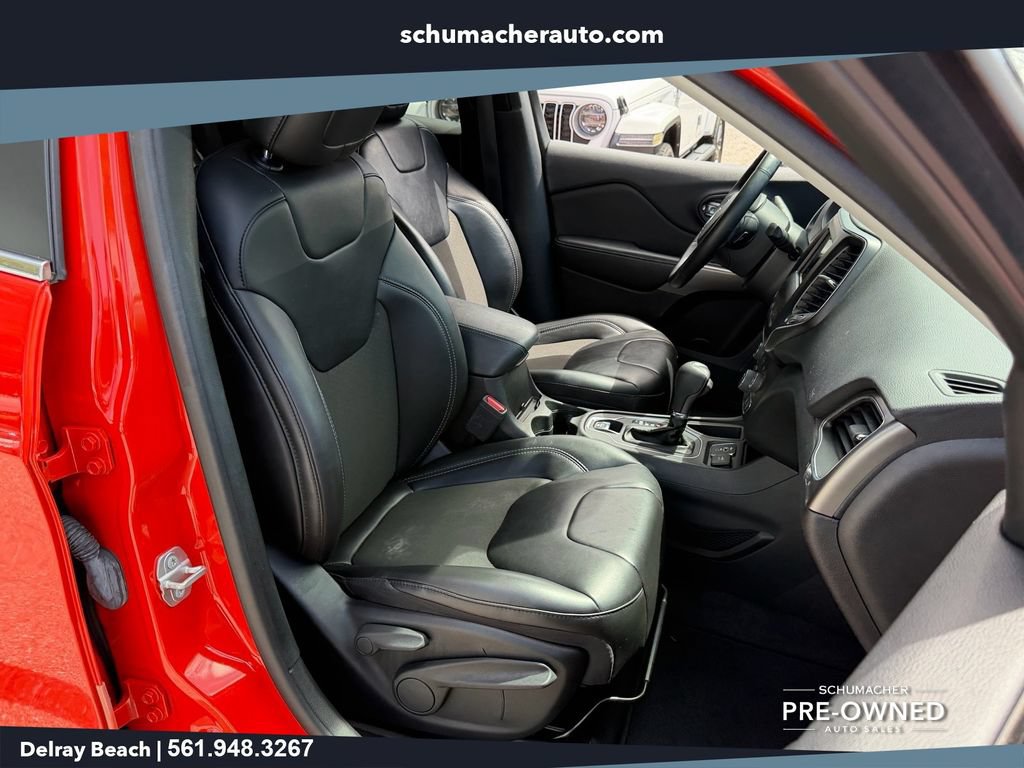 Used 2021 Jeep Cherokee Latitude Plus FWD image 17