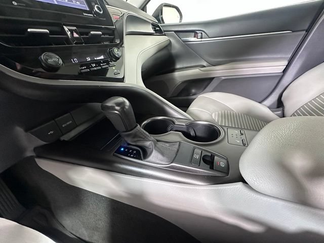 Used 2021 Toyota Camry SE w/ Cold Weather Package AWD/4WD image 28