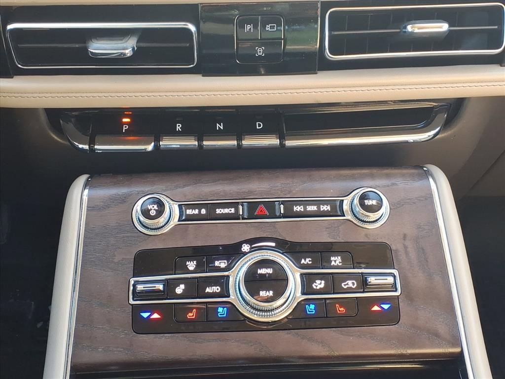 Used 2022 Lincoln Aviator Reserve w/ Equipment Group 201A image 8