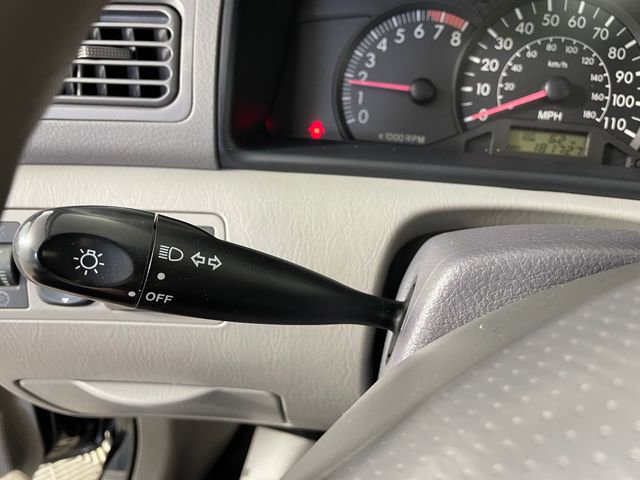 Used 2005 Toyota Corolla CE FWD image 11