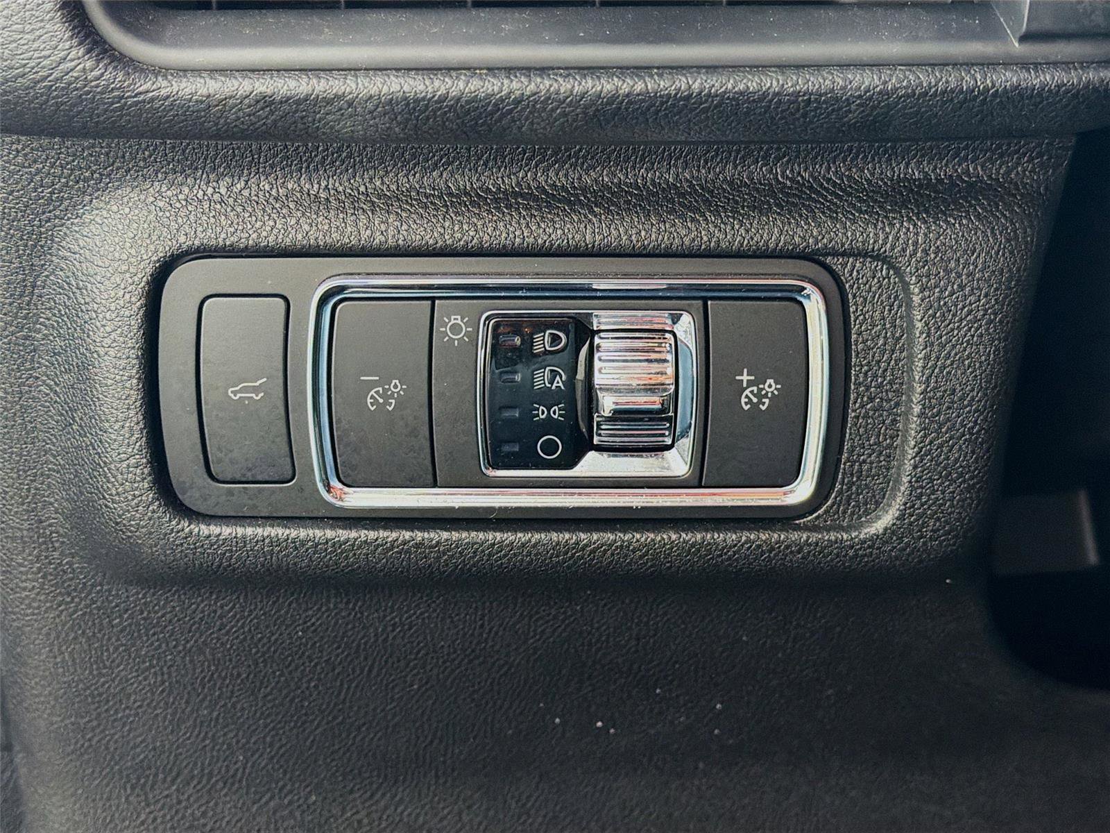 Used 2022 Lincoln Corsair AWD w/ Equipment Group 101A image 10