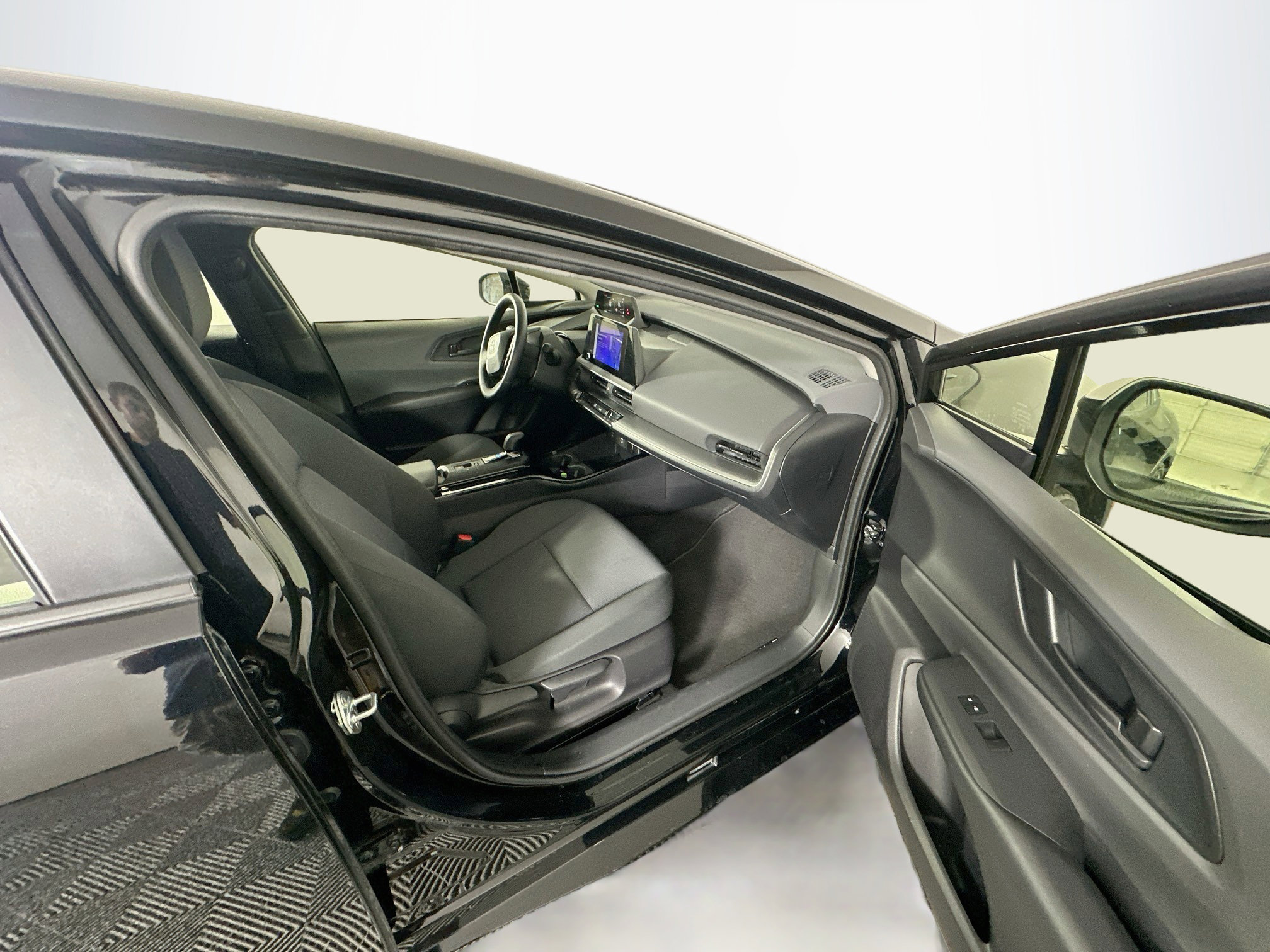 Used 2026 Toyota Prius LE FWD image 30