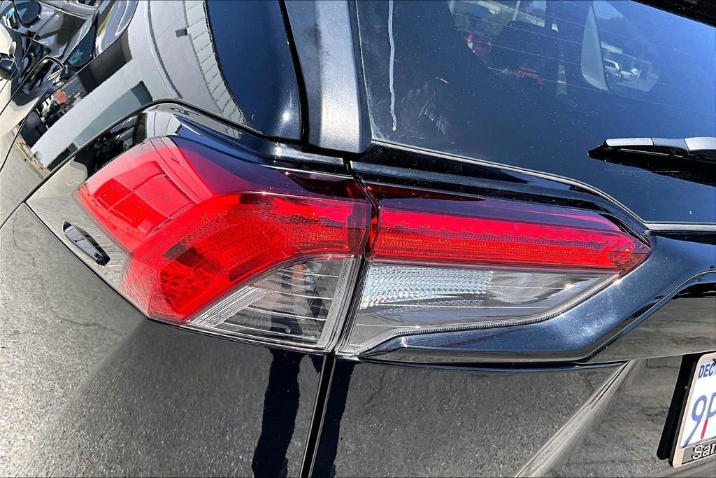 Used 2020 Toyota RAV4 LE w/ All Weather Liner Package image 23