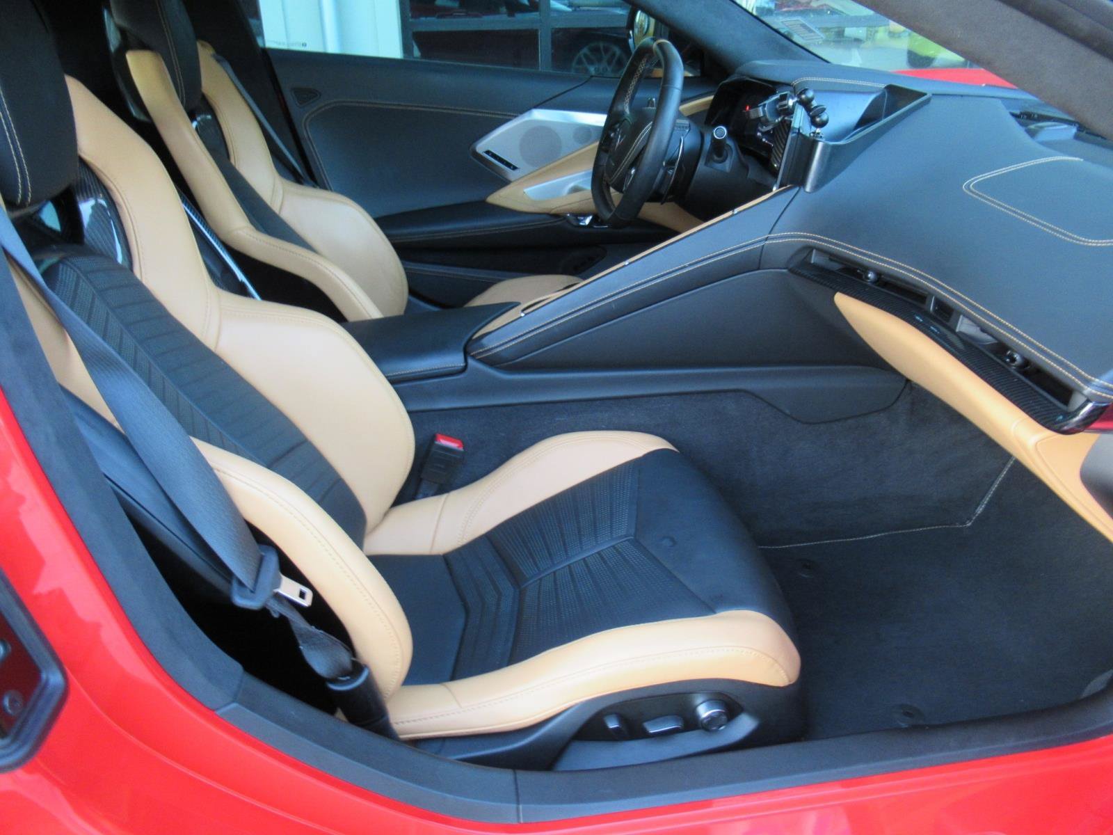 Used 2024 Chevrolet Corvette Stingray Premium Cpe w/ Z51 Performance Package RWD image 10