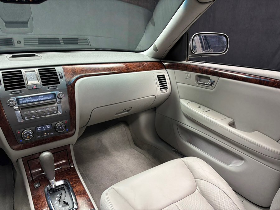 Used 2007 Cadillac DTS Luxury I w/ Sun And Sound Package image 39