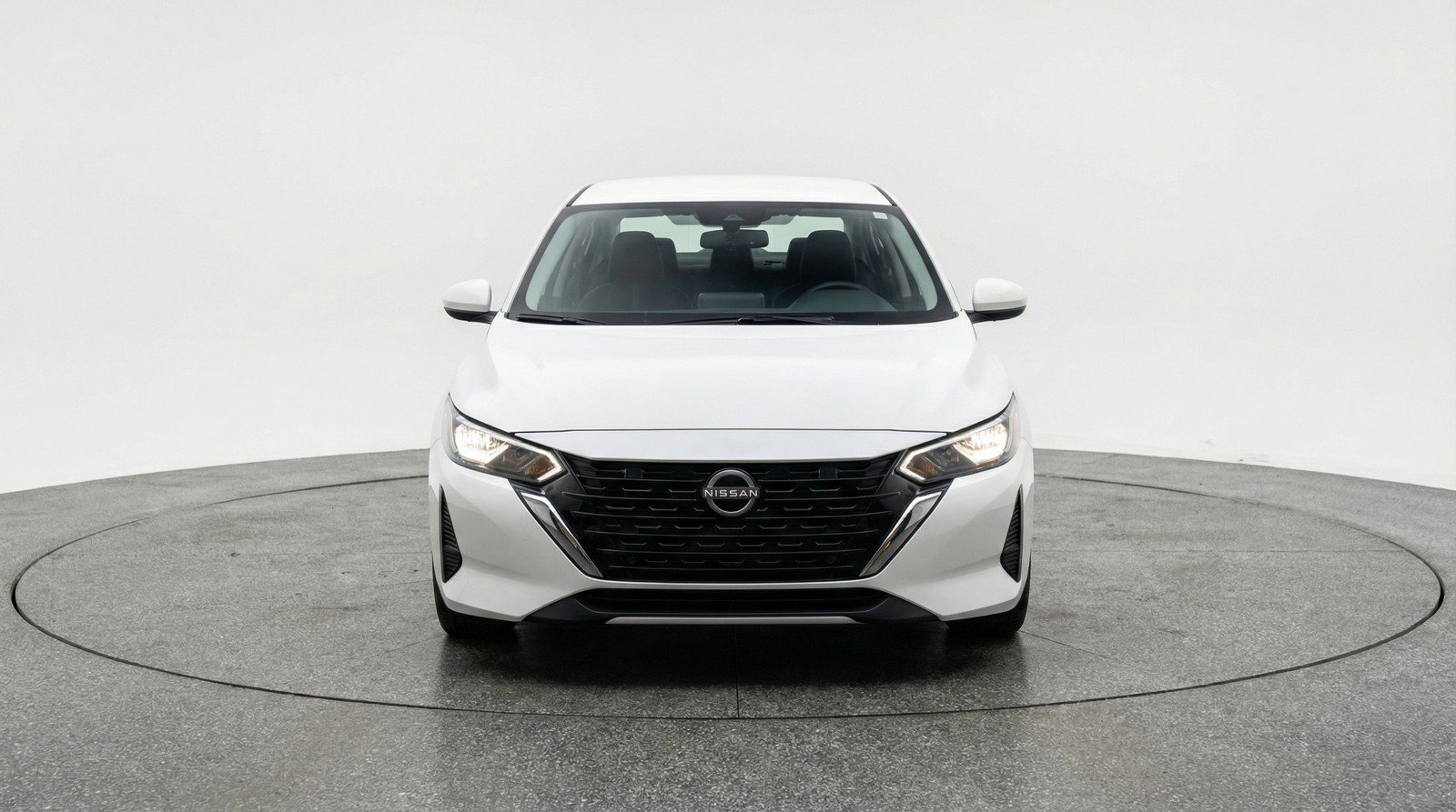 Used 2025 Nissan Sentra SV image 2