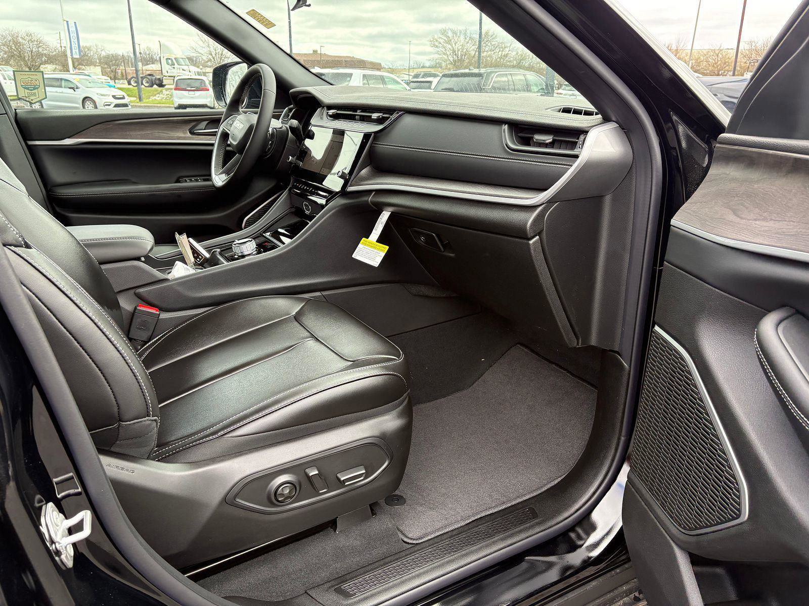 New 2026 Jeep Grand Cherokee Limited image 10