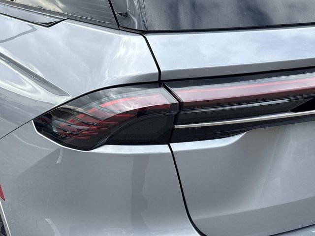 Used 2024 Lincoln Nautilus Reserve image 11