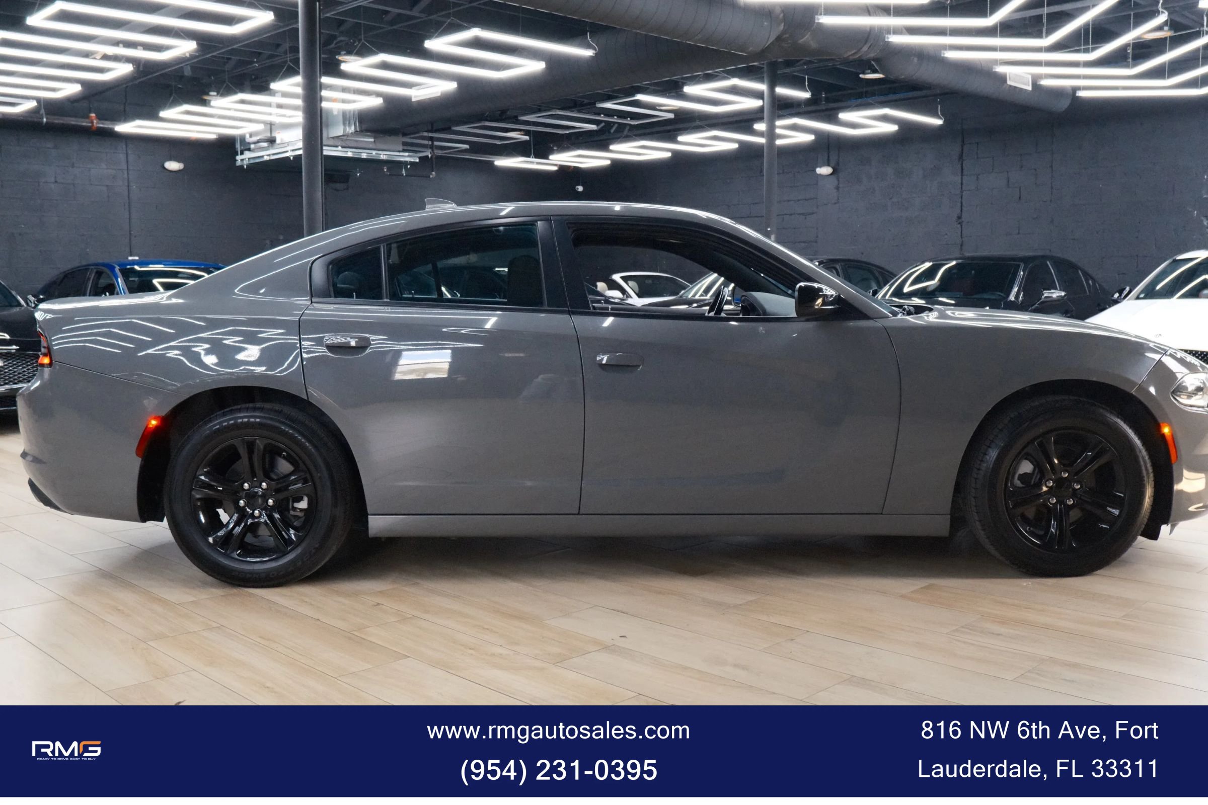 Used 2023 Dodge Charger SXT RWD image 10