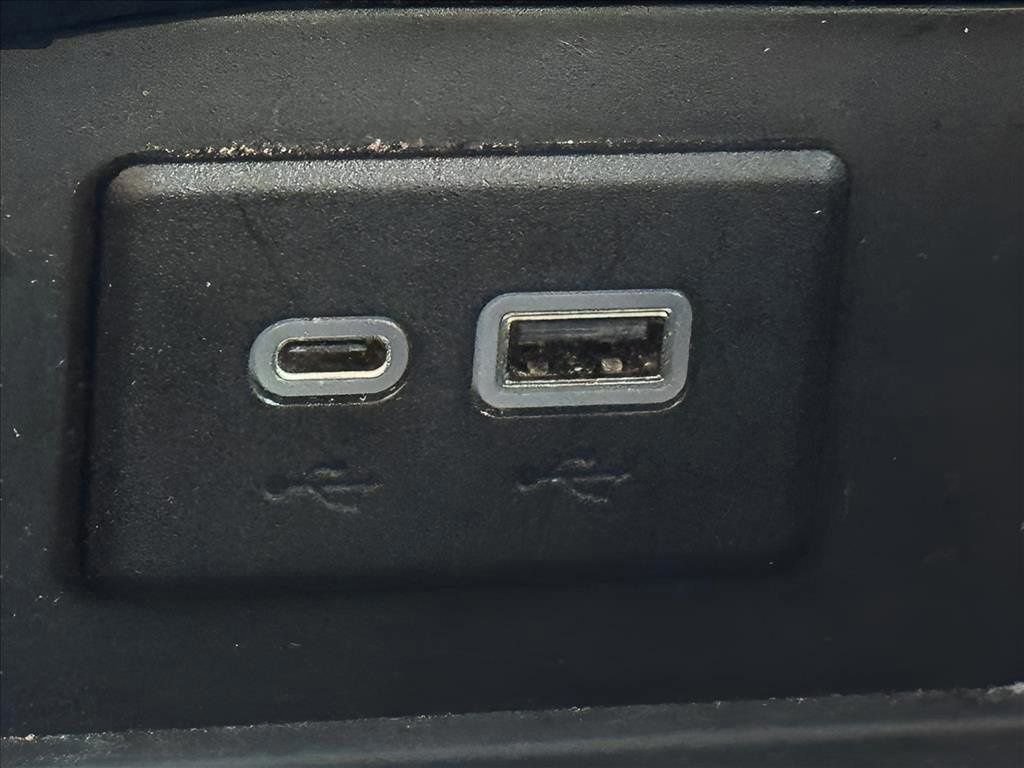 Used 2023 Buick Envision Preferred image 31