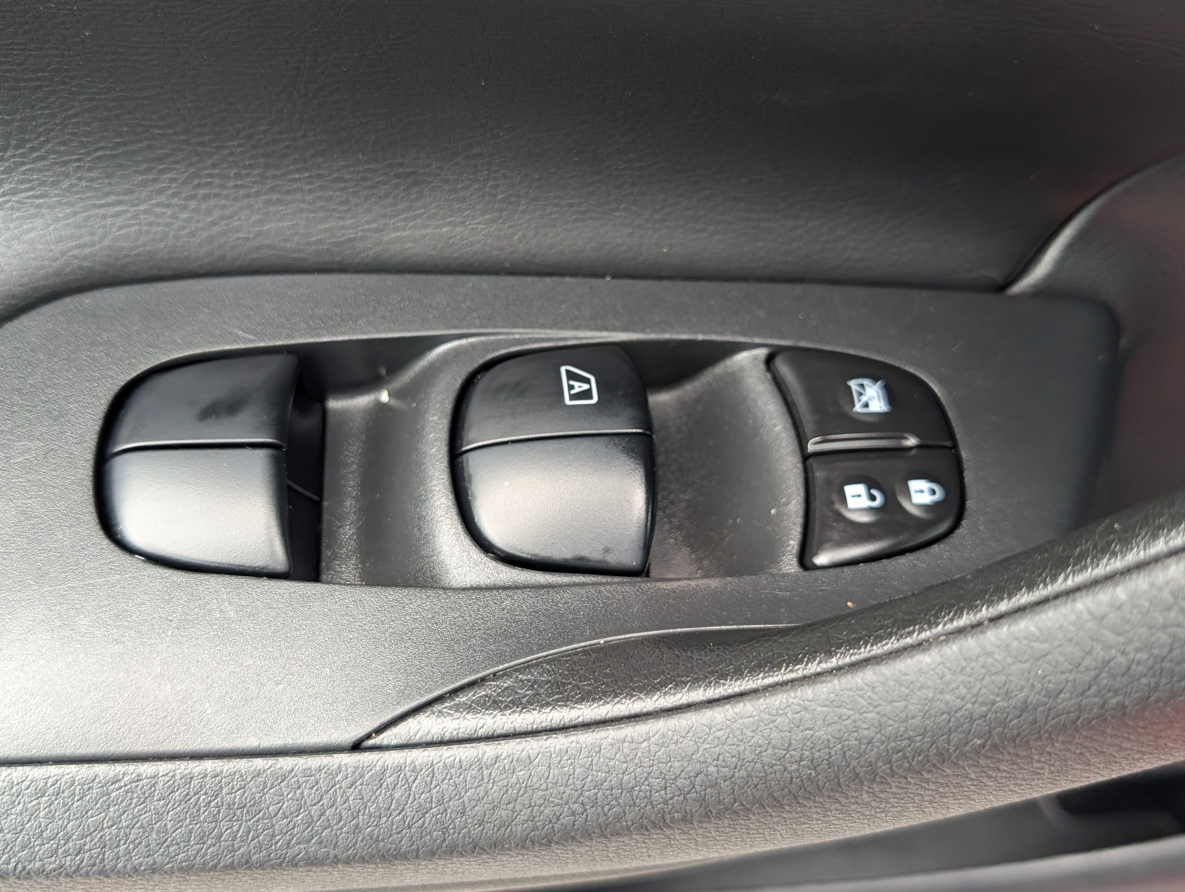 Used 2018 Nissan Altima 2.5 SR FWD image 18