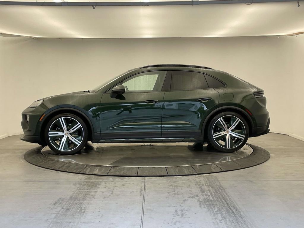 Certified 2025 Porsche Macan 4 Electric image 2