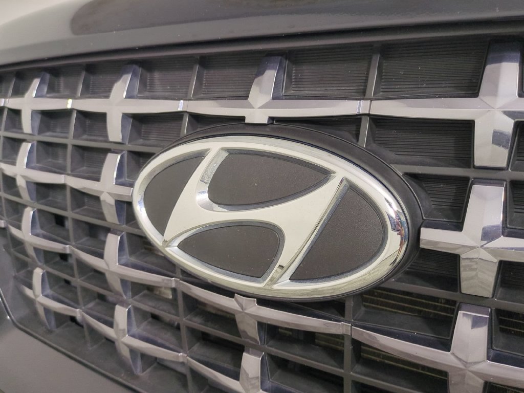 Used 2025 Hyundai Venue SEL FWD image 15
