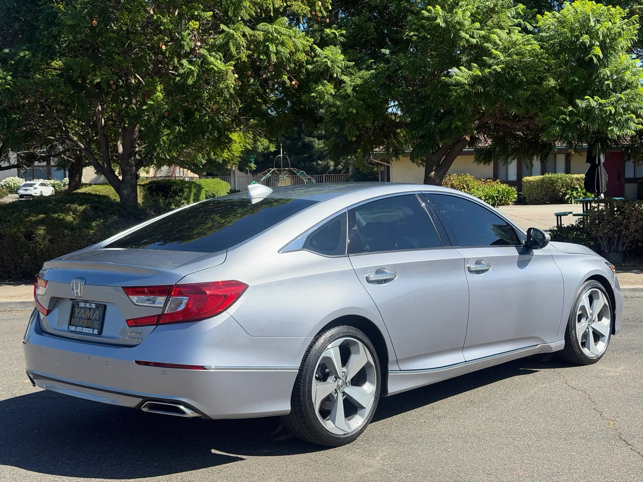 Used 2020 Honda Accord Touring image 4
