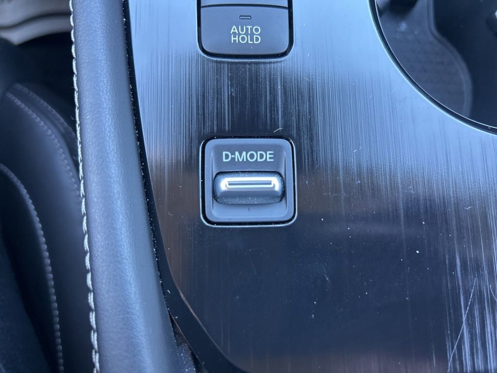 Used 2024 Nissan Rogue Platinum w/ Platinum Premium Package image 37