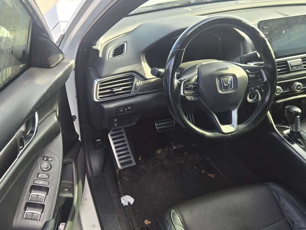 Used 2018 Honda Accord Sport image 5