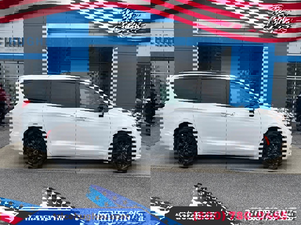 Used 2025 Chrysler Pacifica Limited