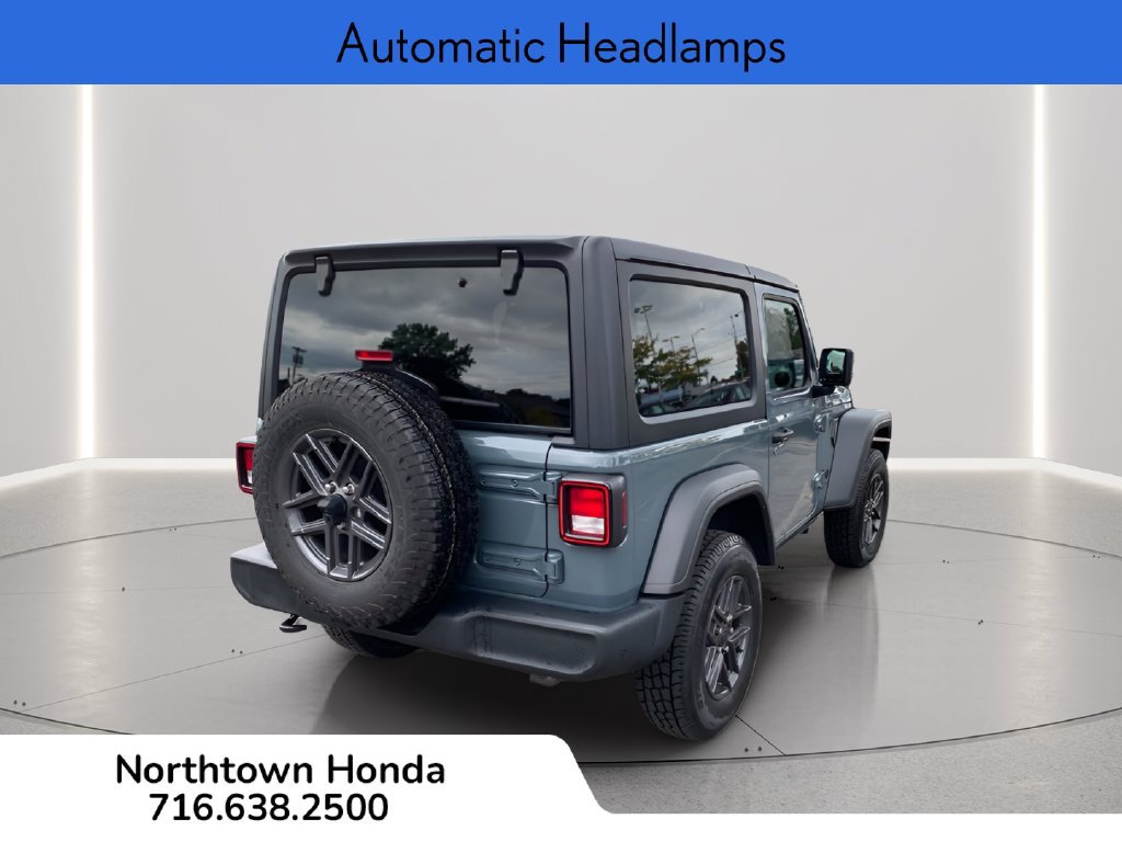 Used 2025 Jeep Wrangler Sport AWD/4WD image 9