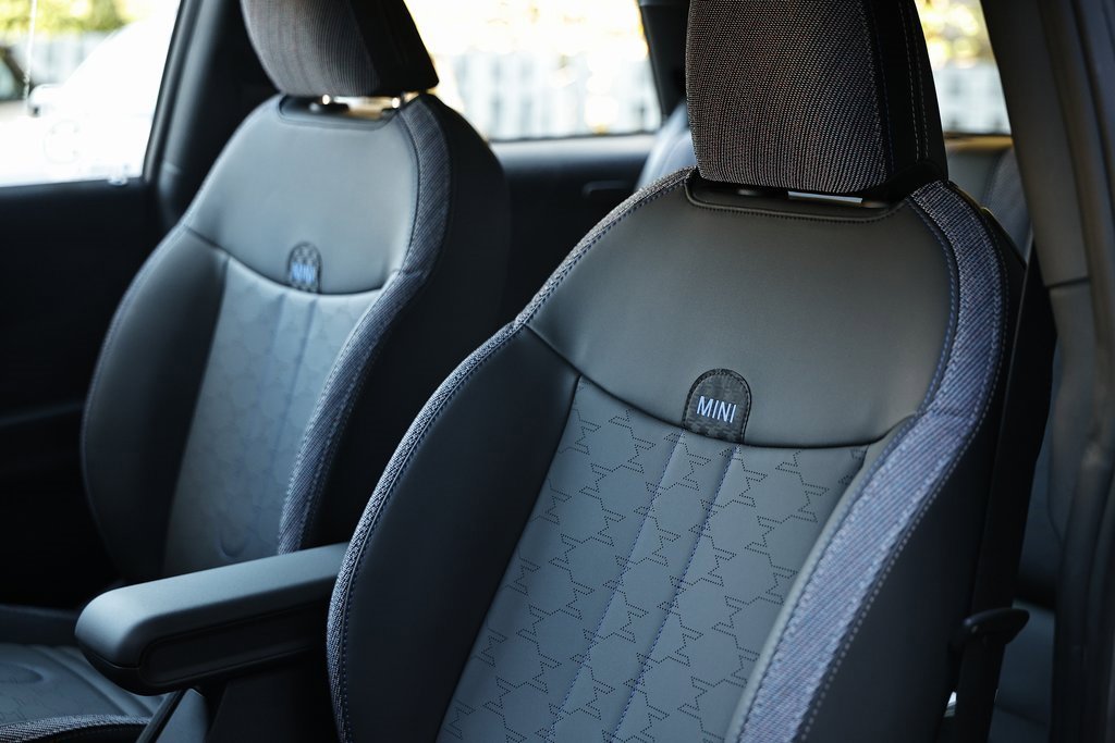 New 2026 MINI Cooper 2-Door Hardtop image 21