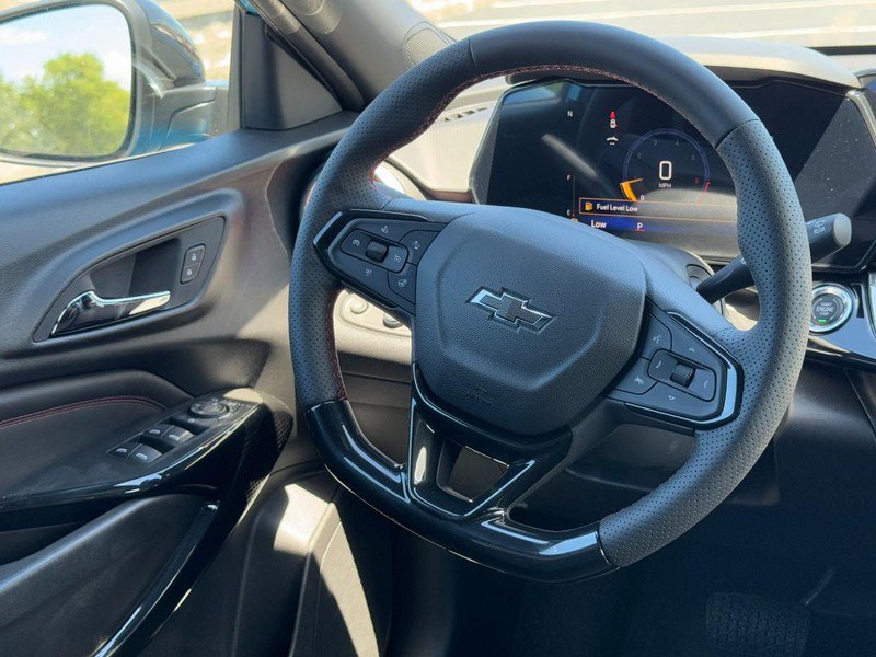 New 2026 Chevrolet Trax RS w/ Sunroof Package FWD image 8