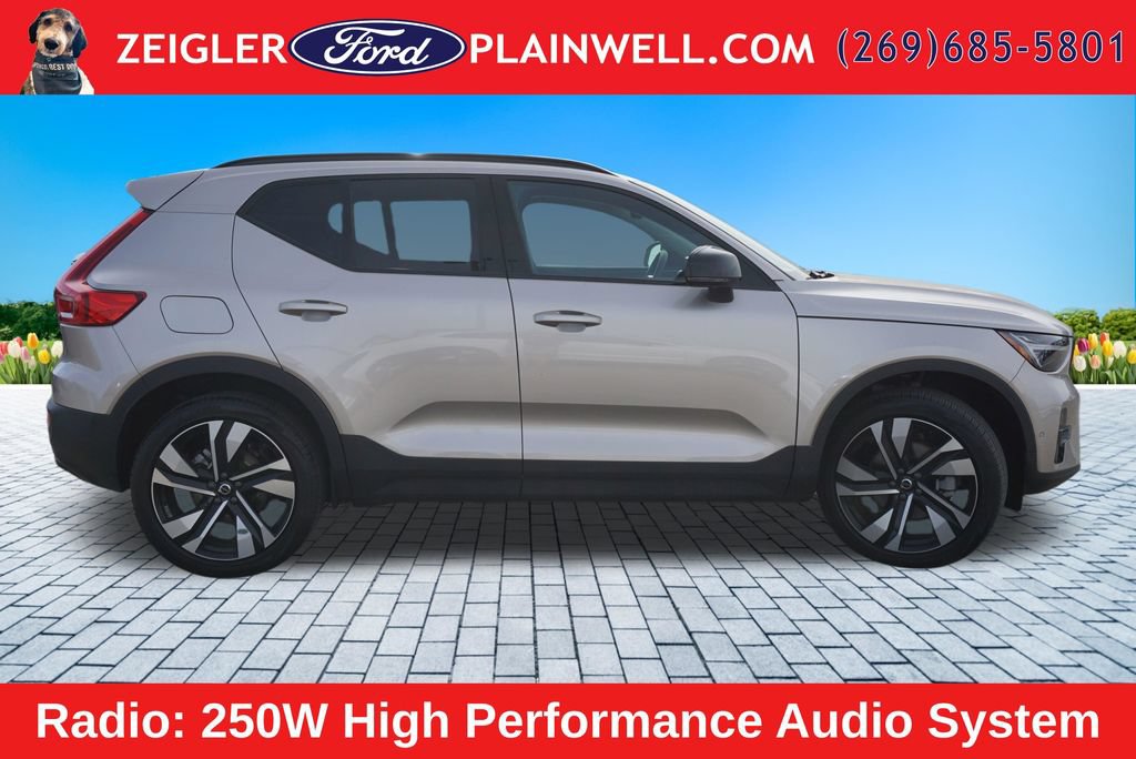 Used 2024 Volvo XC40 B5 Plus w/ Protection Package Premier AWD/4WD image 6