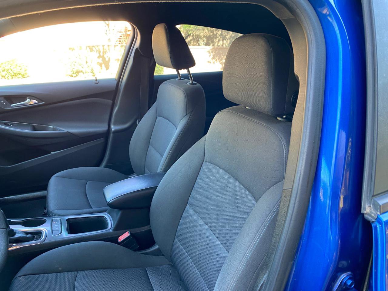 Used 2019 Chevrolet Cruze LT w/ Convenience Package FWD image 28