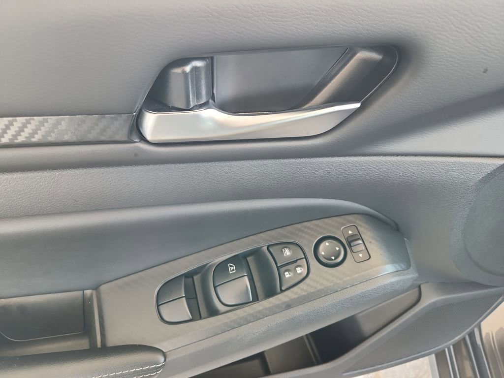 Used 2025 Nissan Altima 2.5 SV image 28