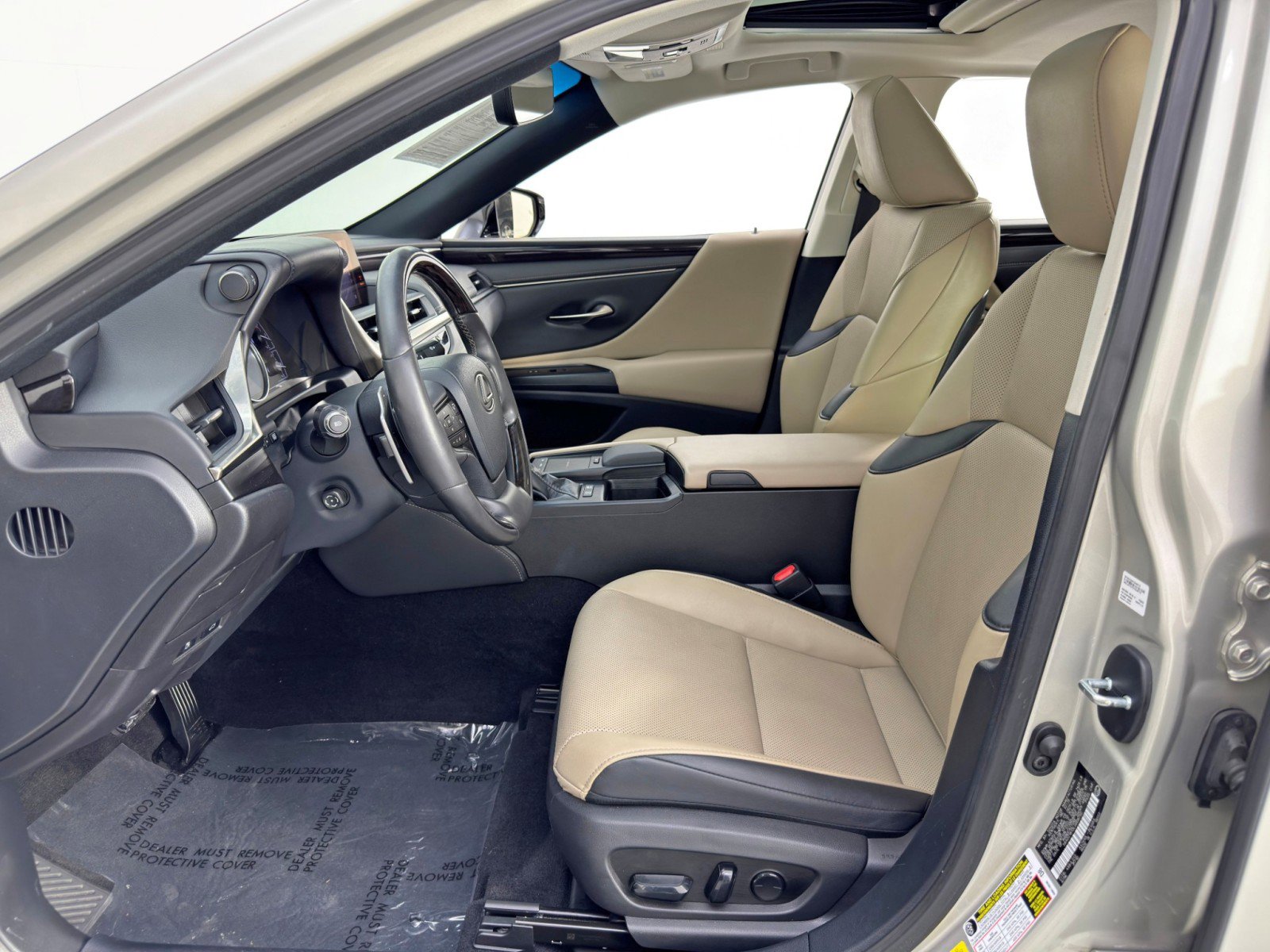 Used 2020 Lexus ES 300h w/ Premium Package image 16